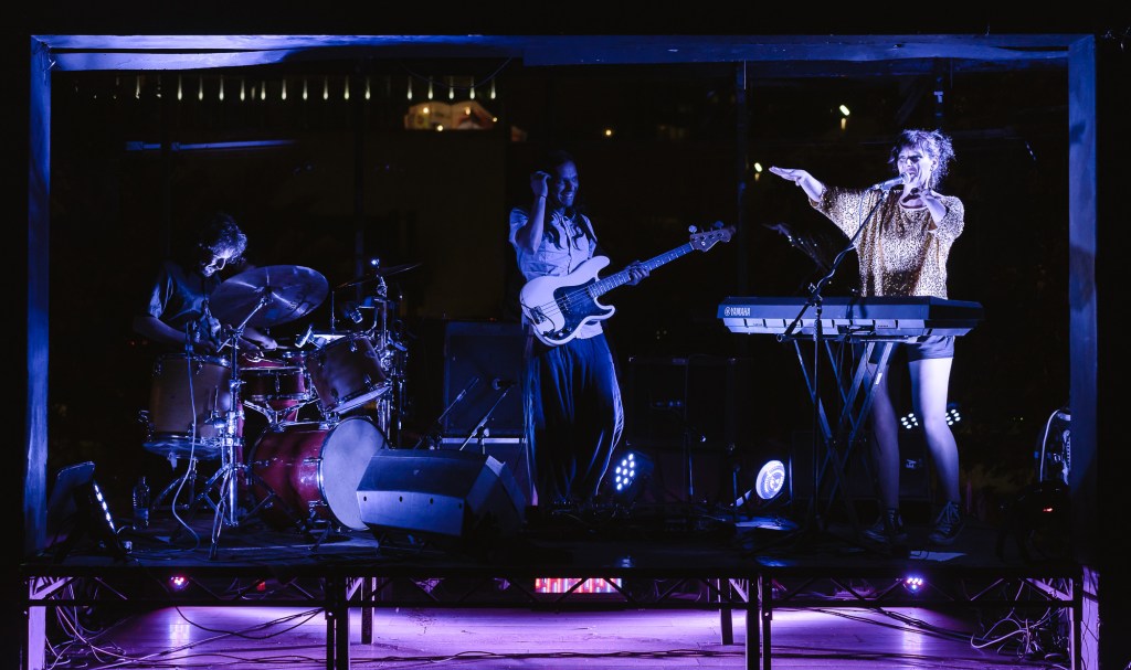 los-tres-onda-chiste-color